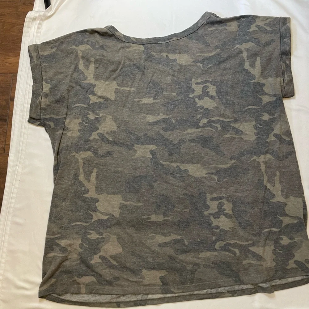 Misia Curvy size 1X tiger camo shirt - Picture 3 of 10